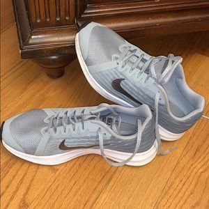 Nike Downshifters 7y